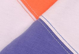 2012淘宝爆款 韩版女装拼接撞色打底衫的时尚印记